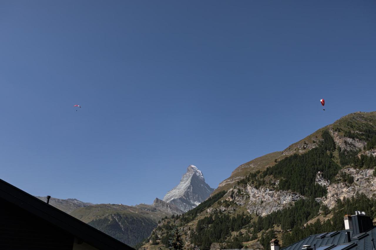 Joy - Matterhorn View Apartment Zermatt Bagian luar foto