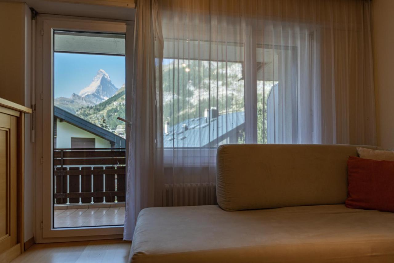 Joy - Matterhorn View Apartment Zermatt Bagian luar foto